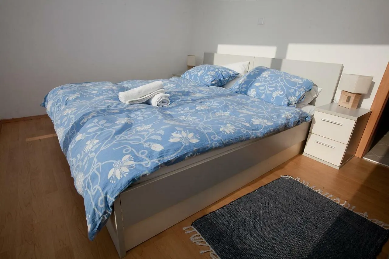 Seaview Holiday House Mali Rog ザダル