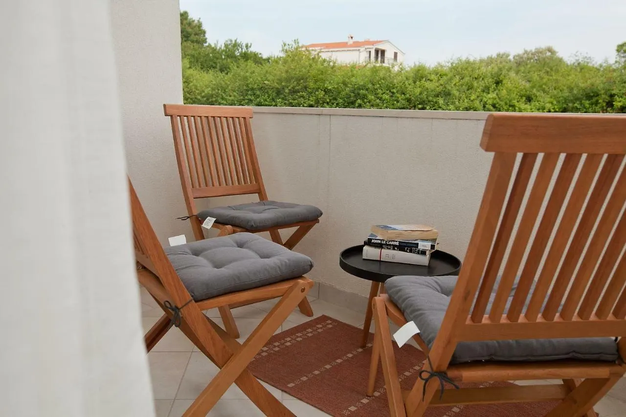 Seaview Holiday House Mali Rog ザダル アパート